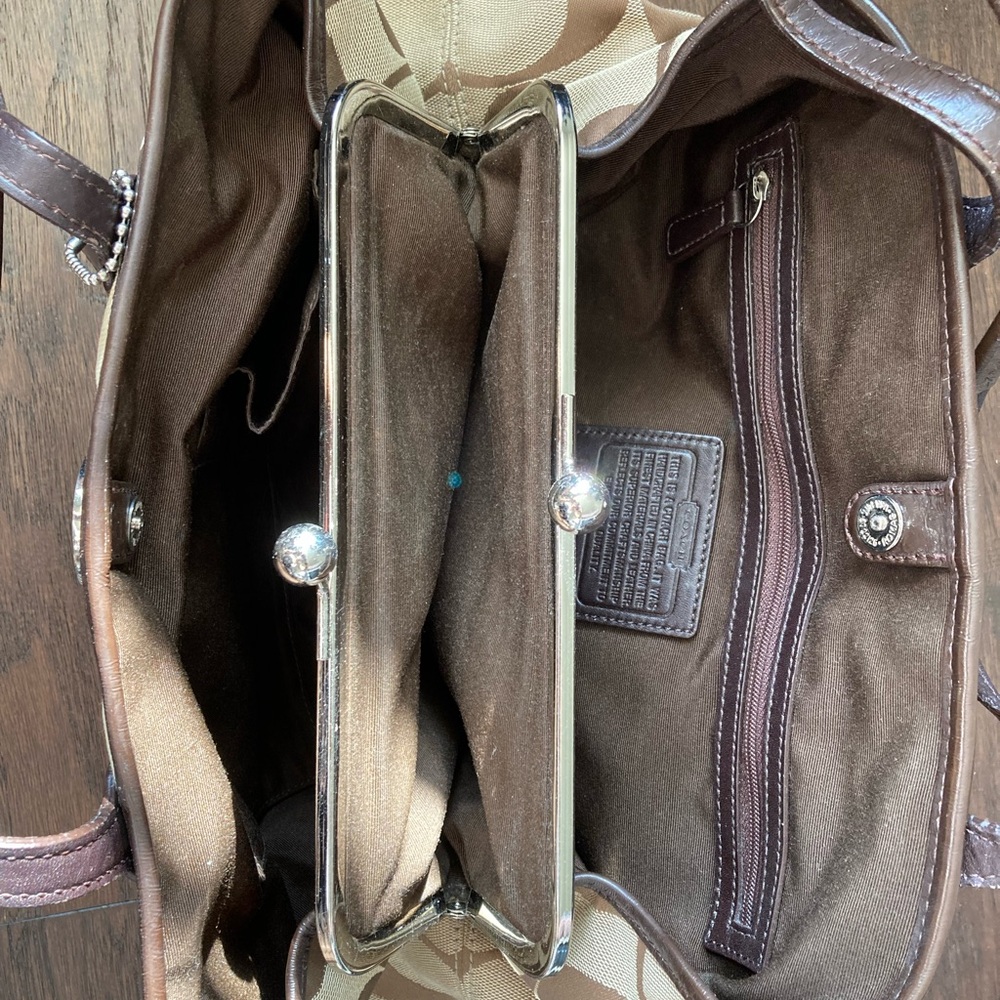Vintage Coach Signature Brown and Cream Bag - Picture 4 of 8